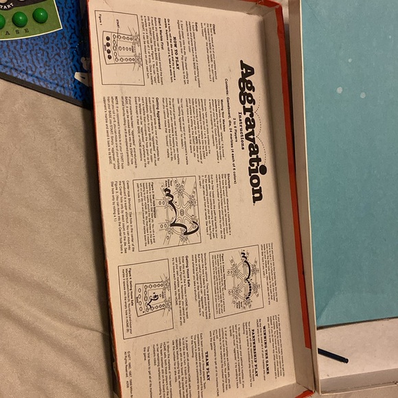 Aggravation board game - Picture 3 of 4